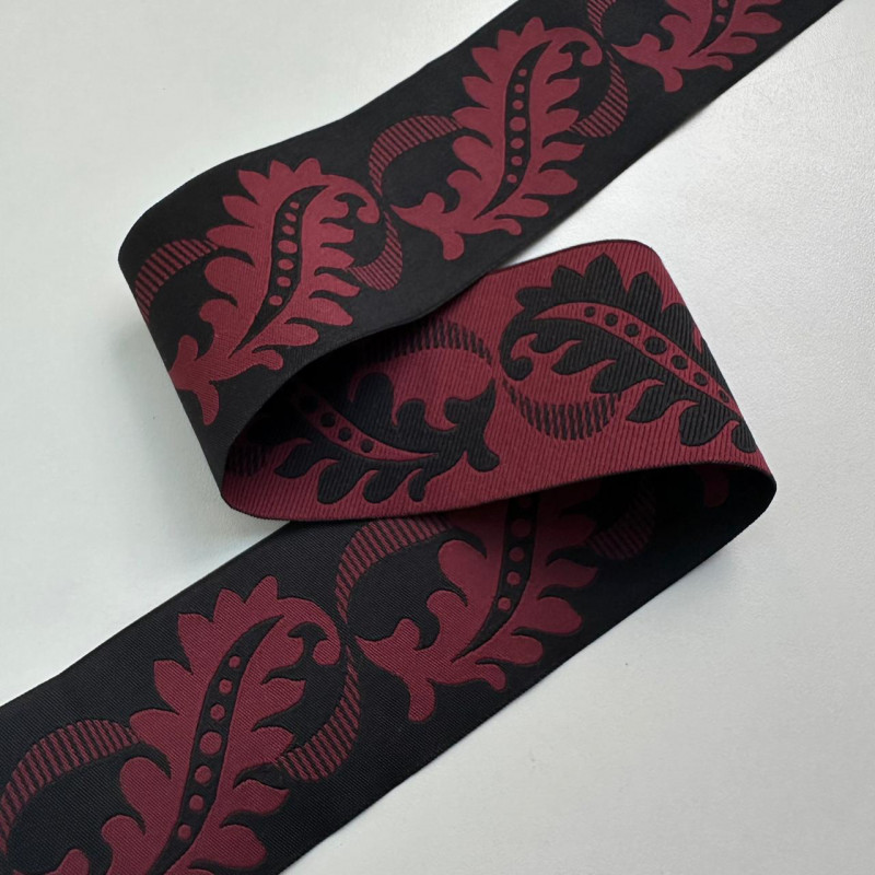 Fita Grega - Galão - Arabescos Vinho - 4,9cm - 499 Fita Grega - Galão - Arabescos Vinho - 4,9cm - 499