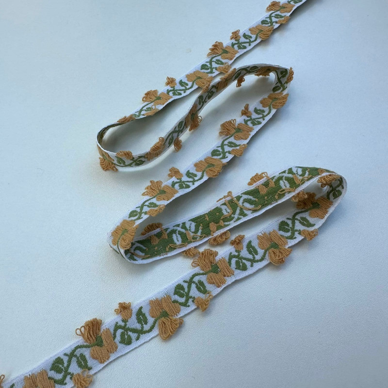 Fita Galão Boho - Bordada 3D - 1,5cm - 616 Fita Galão Boho - Bordada 3D - 1,5cm - 616