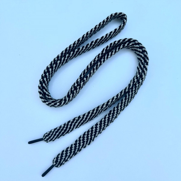 Cadarço - Cordão Chato - Preto / Branco Areia - com Ponteiras - 1,10m - 762 Cadarço - Cordão Chato - Preto / Branco Areia - com Ponteiras - 1,10m - 762