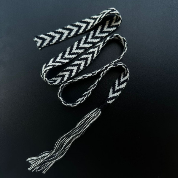 Tassel de Tricô com Cordão Chato Alongado - Chevron - 75cm - 771 Tassel de Tricô com Cordão Chato Alongado - Chevron - 75cm - 771