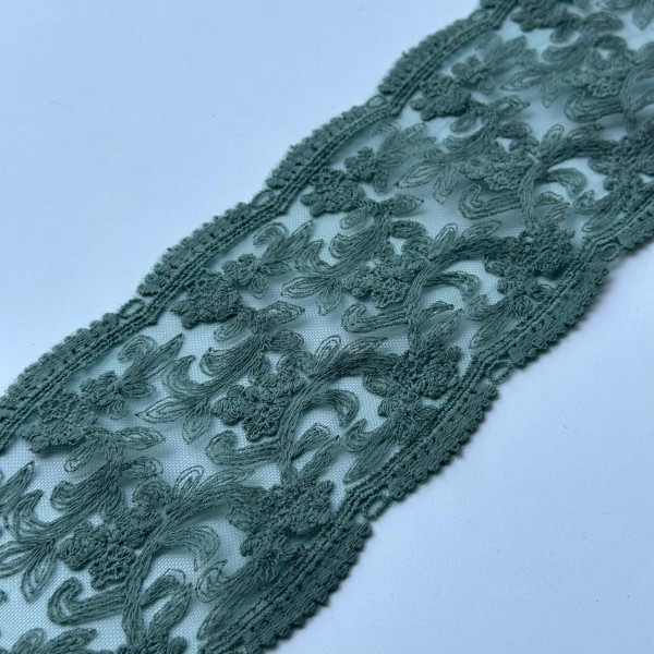 Entremeio de Tule Bordado em Algodão - Verde Cimento - 10,5cm - 868