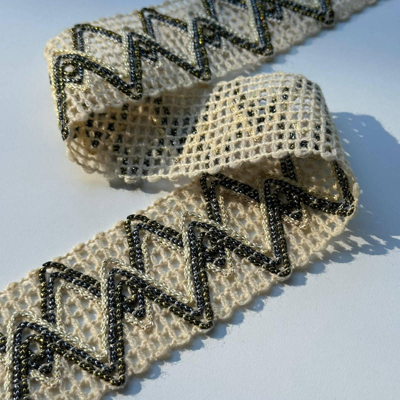 Entremeio de Lã Sintético Areia Trançado com Cordão de Lurex - 7cm - 883