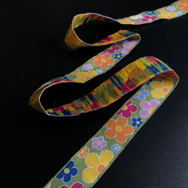 Fita Grega - Galão Texturizada Flores - 2,5cm - 381