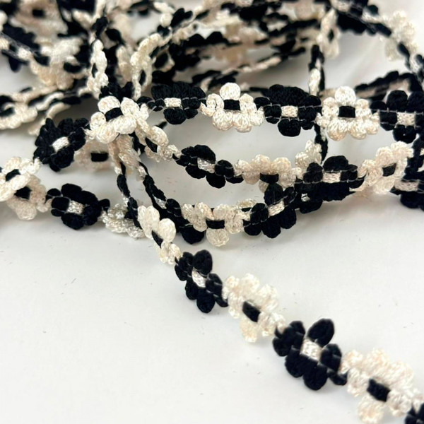Passamanaria em Flores Preto / Off - 1,2cm - 446