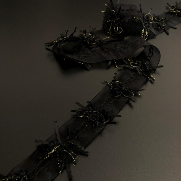 Fita de Organza Bordada - Preto / Dourado - 4cm - 455