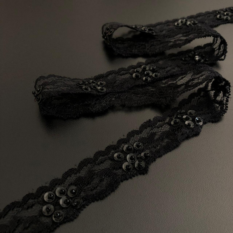 Barrado de Renda Bordada com Paetês - 2,5cm - 462