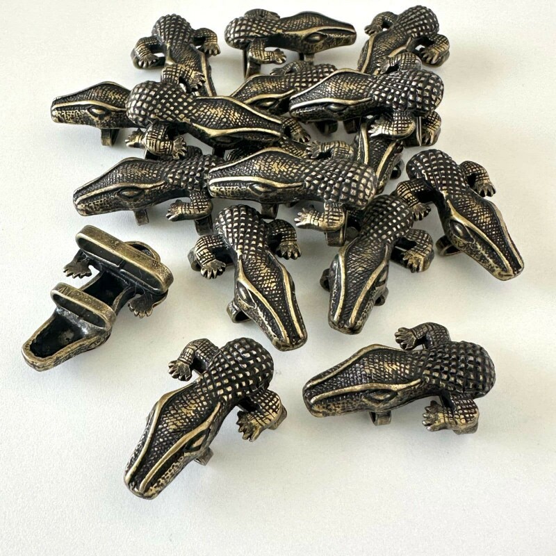 Broche 53