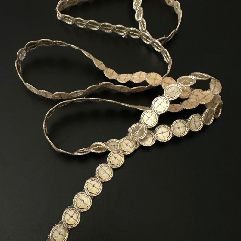 Bordado Indiano Paetizado - 1,1cm - 583