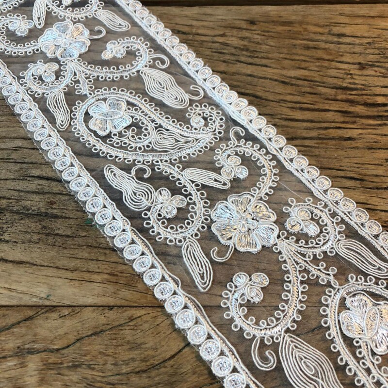 Faixa de Organza Bordada 
