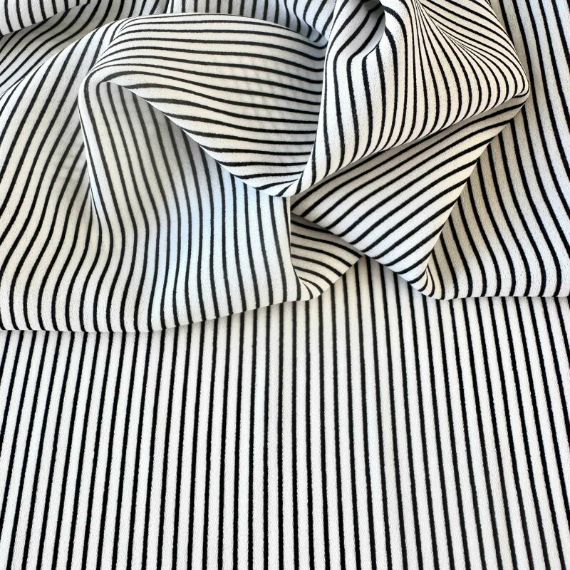 Crepe Mousse - Off / Preto - Est 64