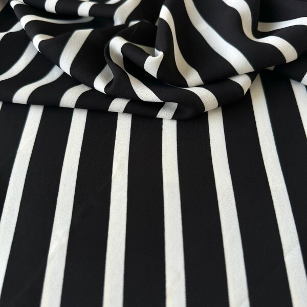 Crepe Mousse - Preto / Off - Est 138