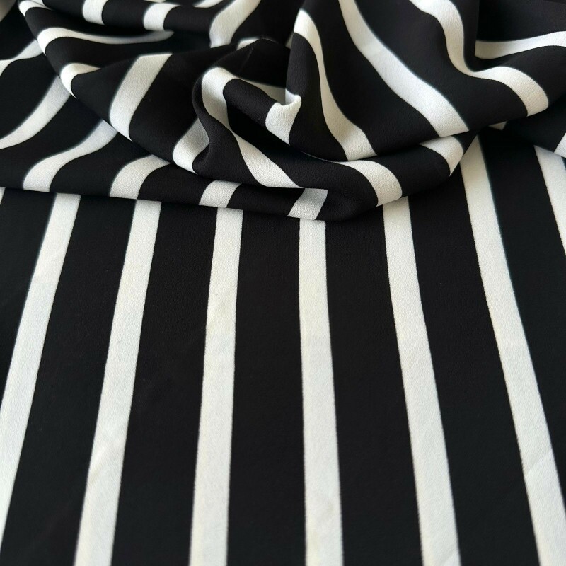 Crepe Mousse - Preto / Off - Est 138