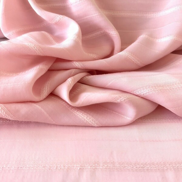 Viscose Bordada - Rosa Pastel