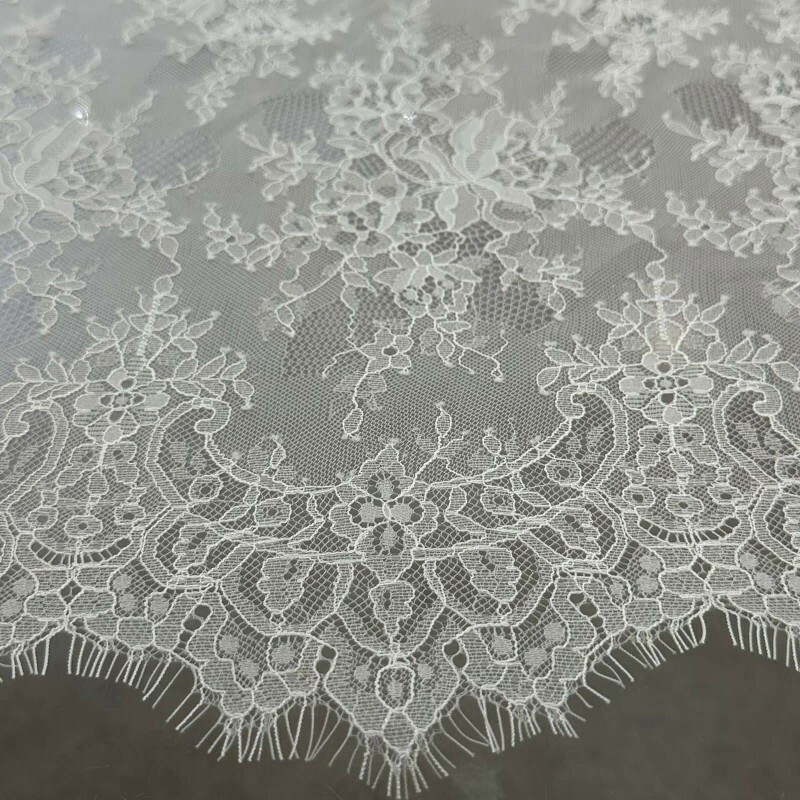 Renda Chantilly - Barrado Duplo 
